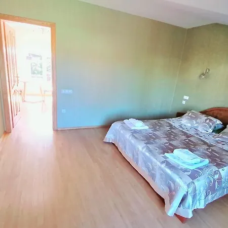 בית אירוח Uosis *